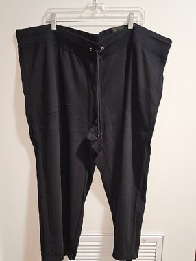 Avenue Black Drawstring Capris